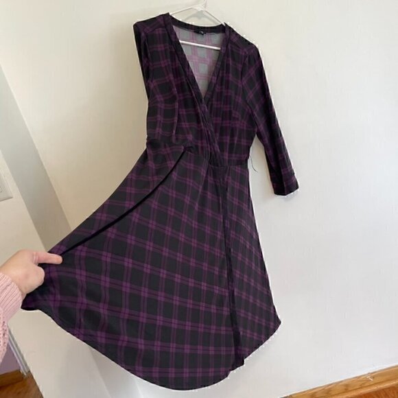TORRID 2 Plus Size Purple Plaid Studio Wrap Dress Black Surplice 3/4 Sleeve 2X - Picture 7 of 16